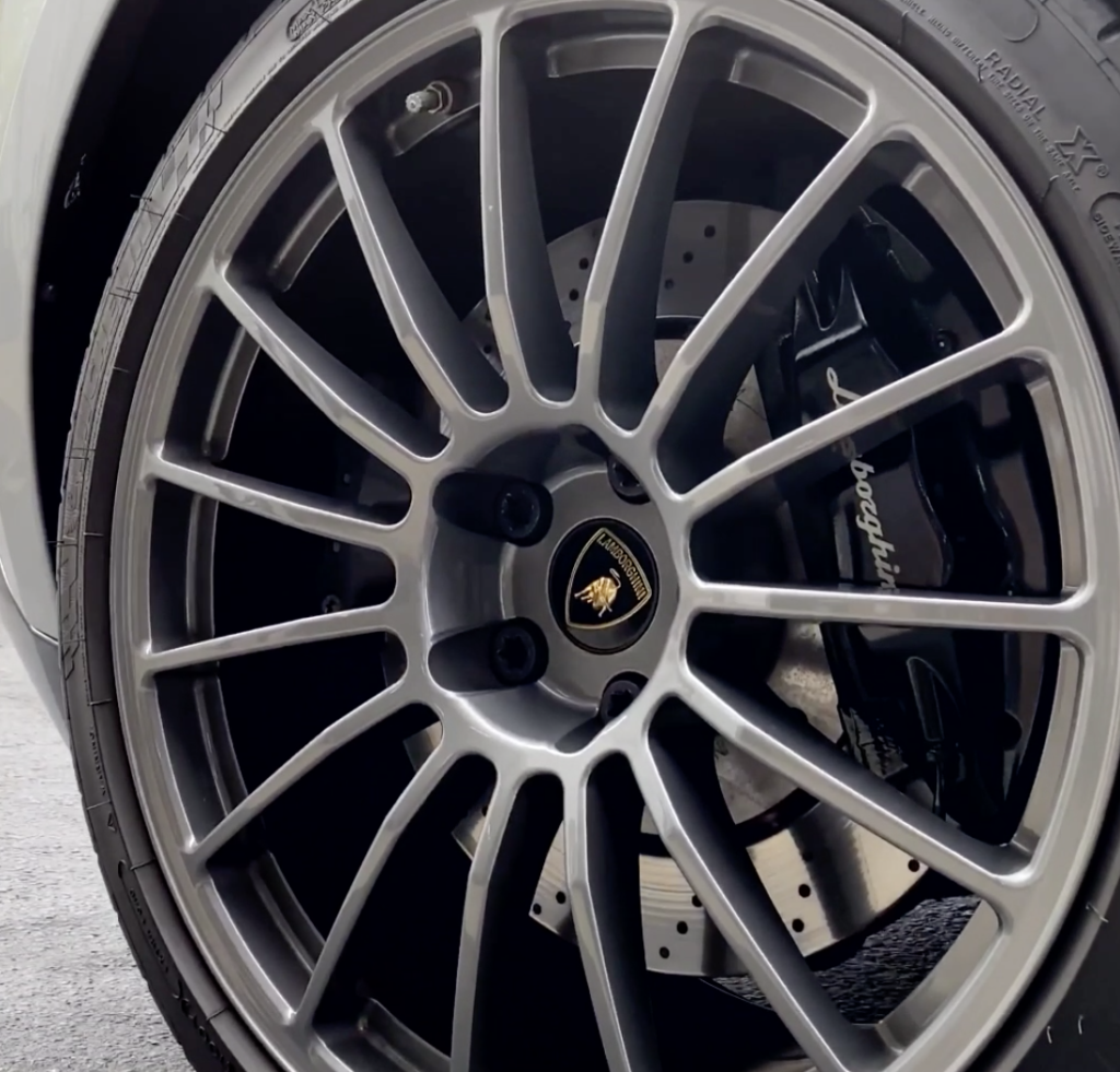 Solo Highlight | Special Edition Valentino Balboni Lamborghini Gallardo LP550-2