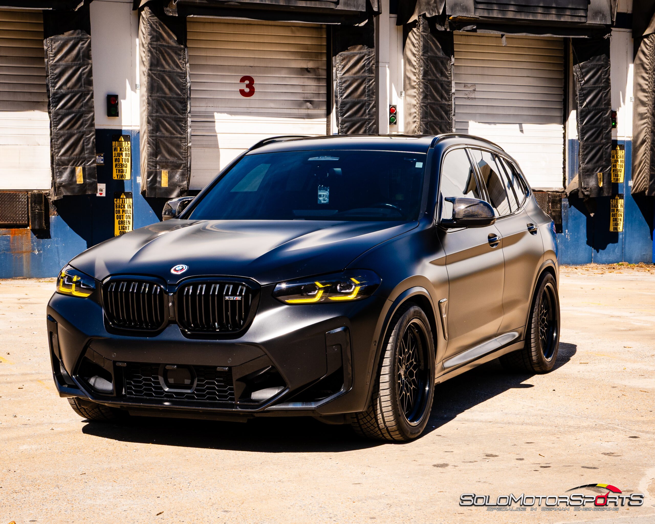 3 quarter front BMW X3M